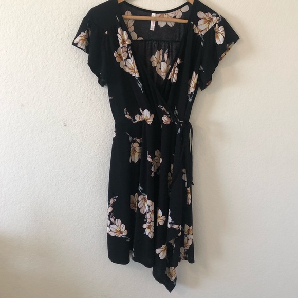 Xhilaration Dresses & Skirts - 🌱3 for $30🌱 Black Floral Dress